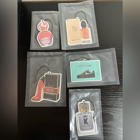 New 5 pack Luxury car air fresheners. - Picture 1 of 6
